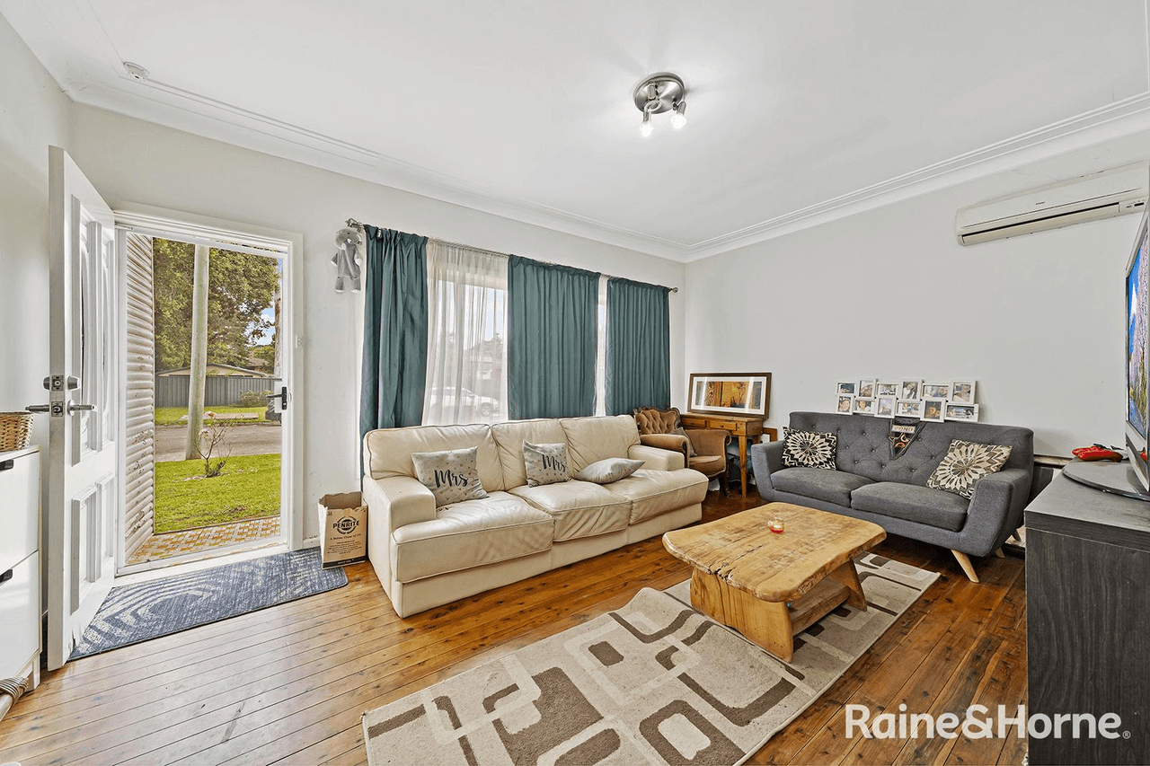 4 Benson Street, CARRAMAR, NSW 2163