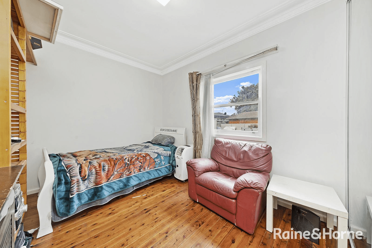 4 Benson Street, CARRAMAR, NSW 2163