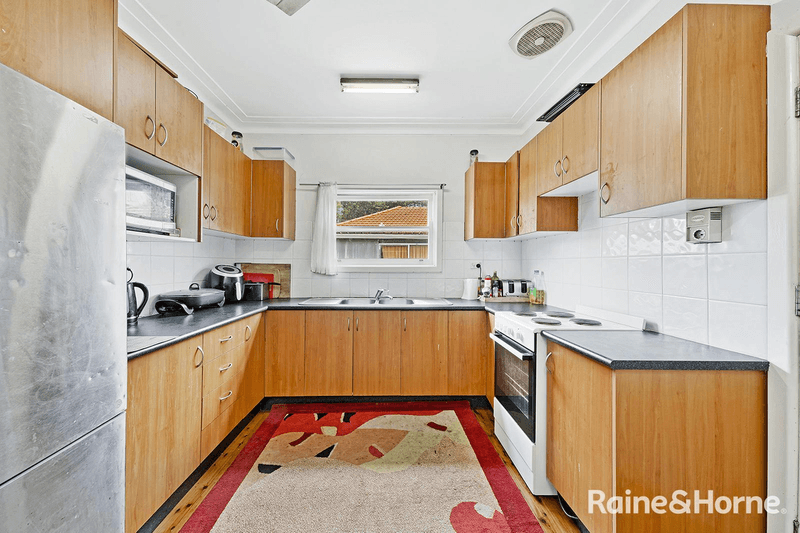 4 Benson Street, CARRAMAR, NSW 2163