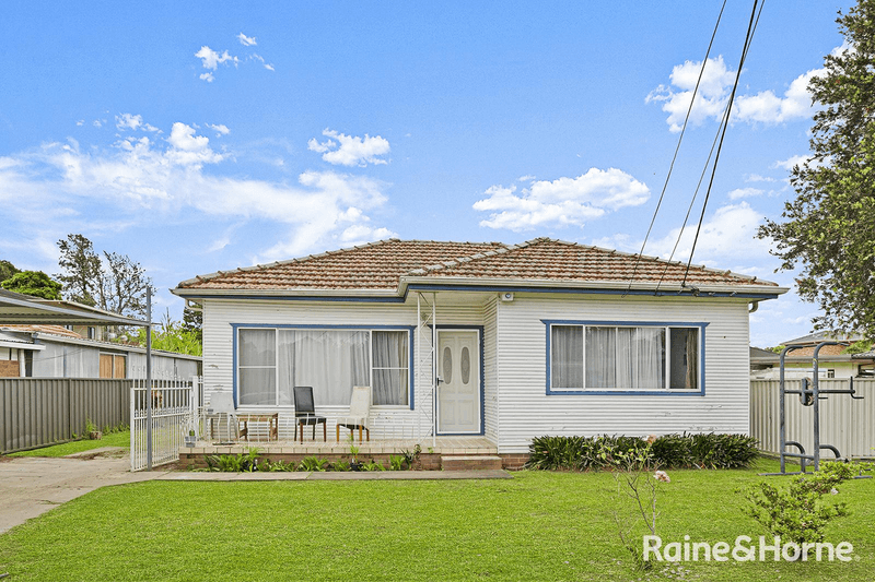 4 Benson Street, CARRAMAR, NSW 2163