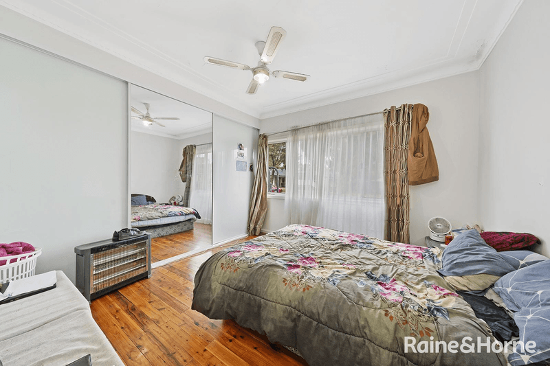 4 Benson Street, CARRAMAR, NSW 2163