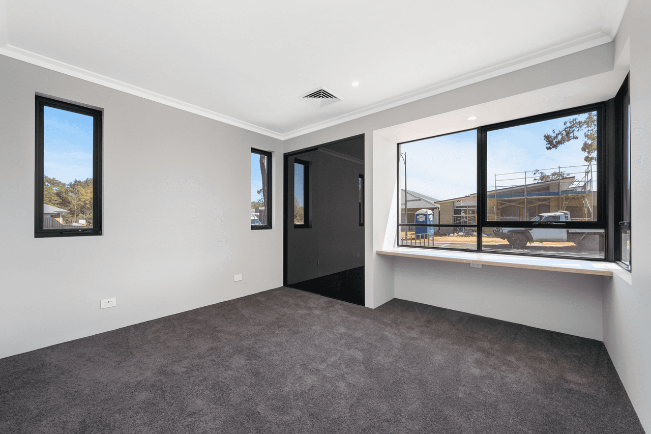 28 Edmonton Parade, BUSHMEAD, WA 6055