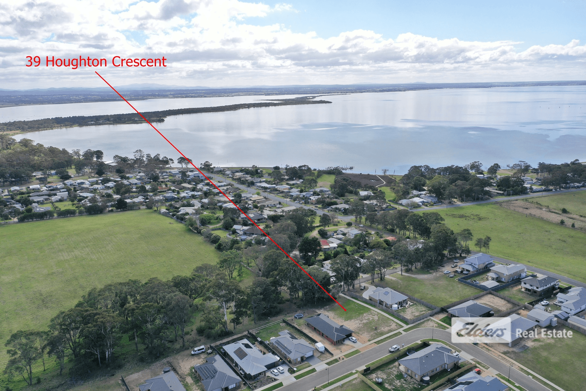 39 Houghton Crescent, EAGLE POINT, VIC 3878