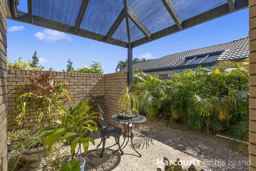 106 Avon Avenue, BANKSIA BEACH, QLD 4507