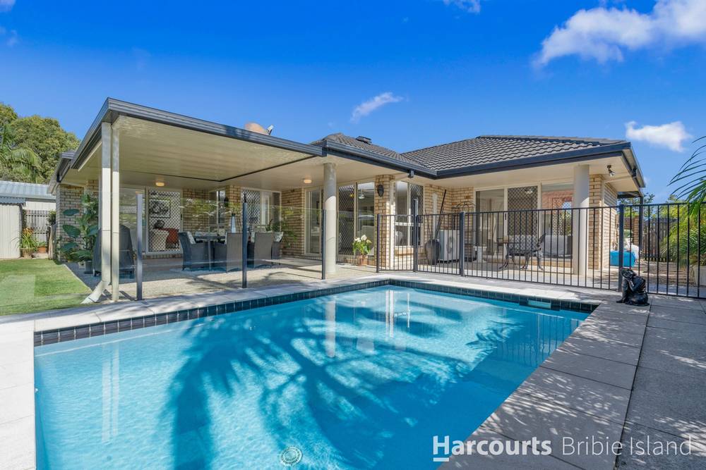 106 Avon Avenue, BANKSIA BEACH, QLD 4507
