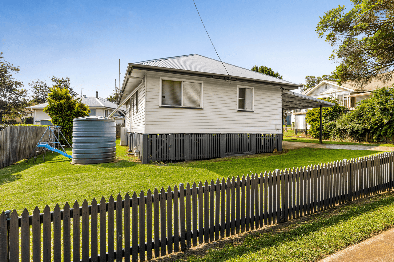 45 Gleeson Crescent, HARLAXTON, QLD 4350