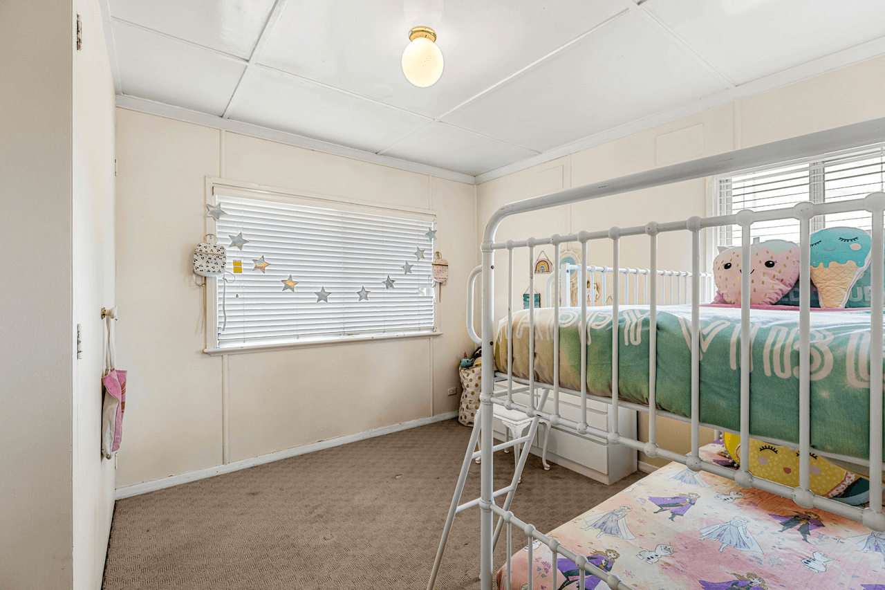 45 Gleeson Crescent, HARLAXTON, QLD 4350