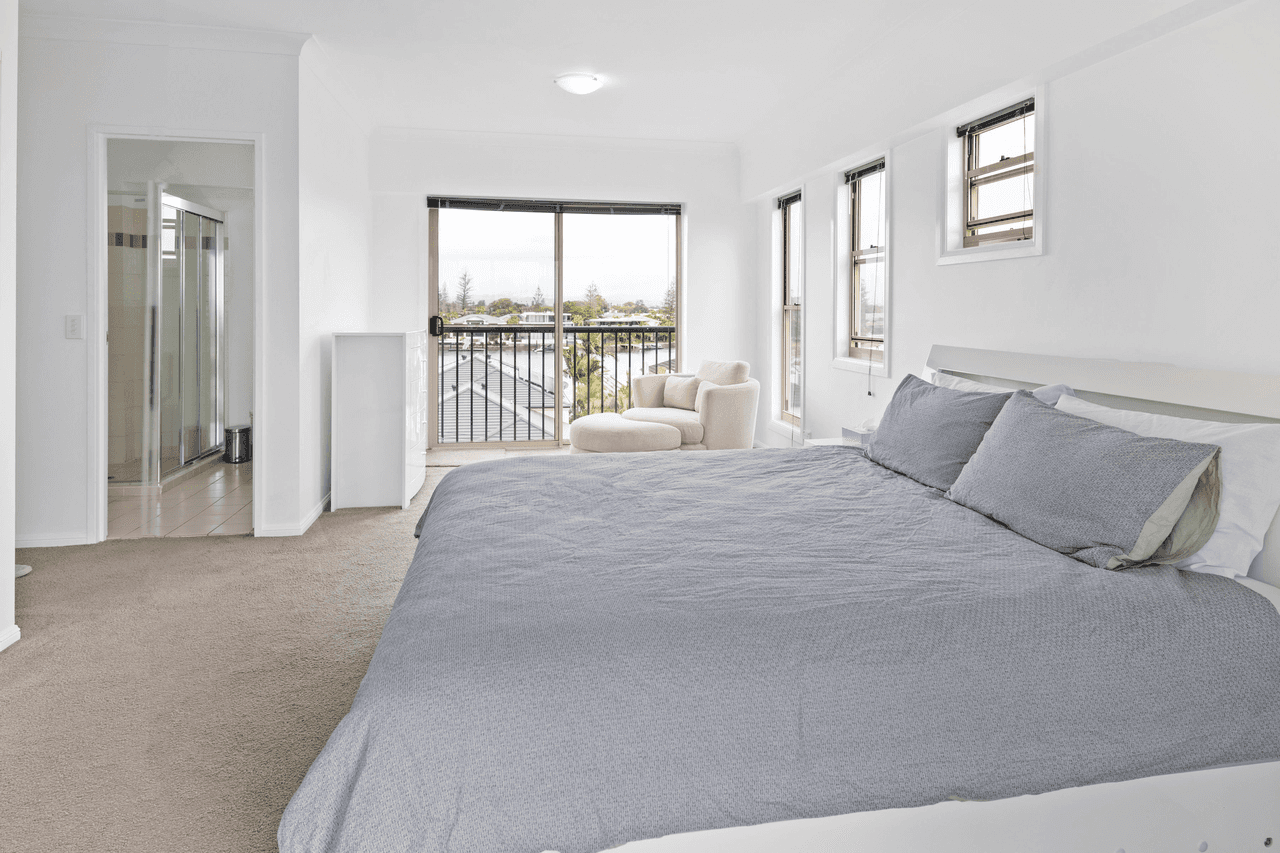 25/3 Sunset Boulevard, SURFERS PARADISE, QLD 4217