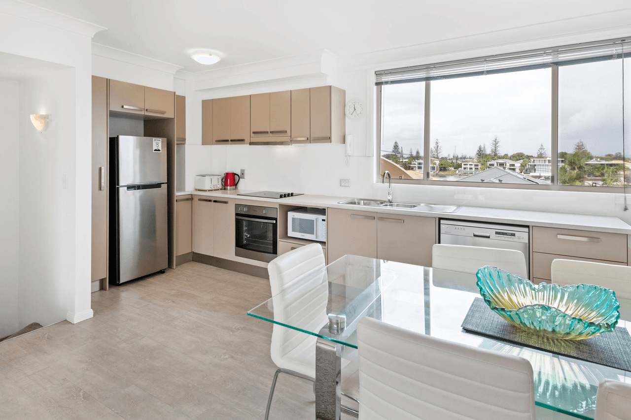 25/3 Sunset Boulevard, SURFERS PARADISE, QLD 4217
