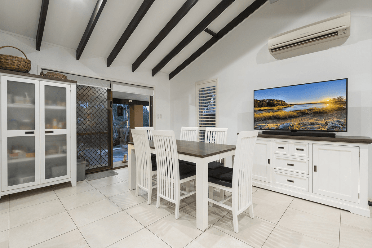 5 Sorell Place, HELENSVALE, QLD 4212