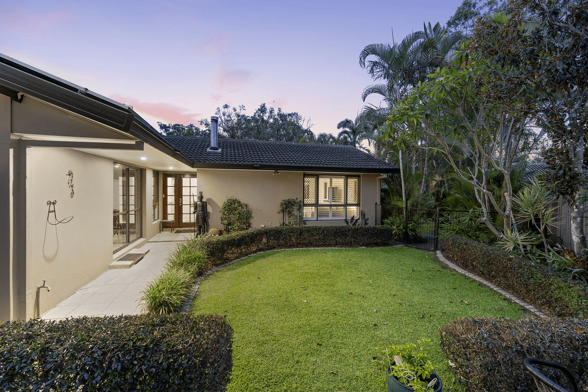 5 Sorell Place, HELENSVALE, QLD 4212