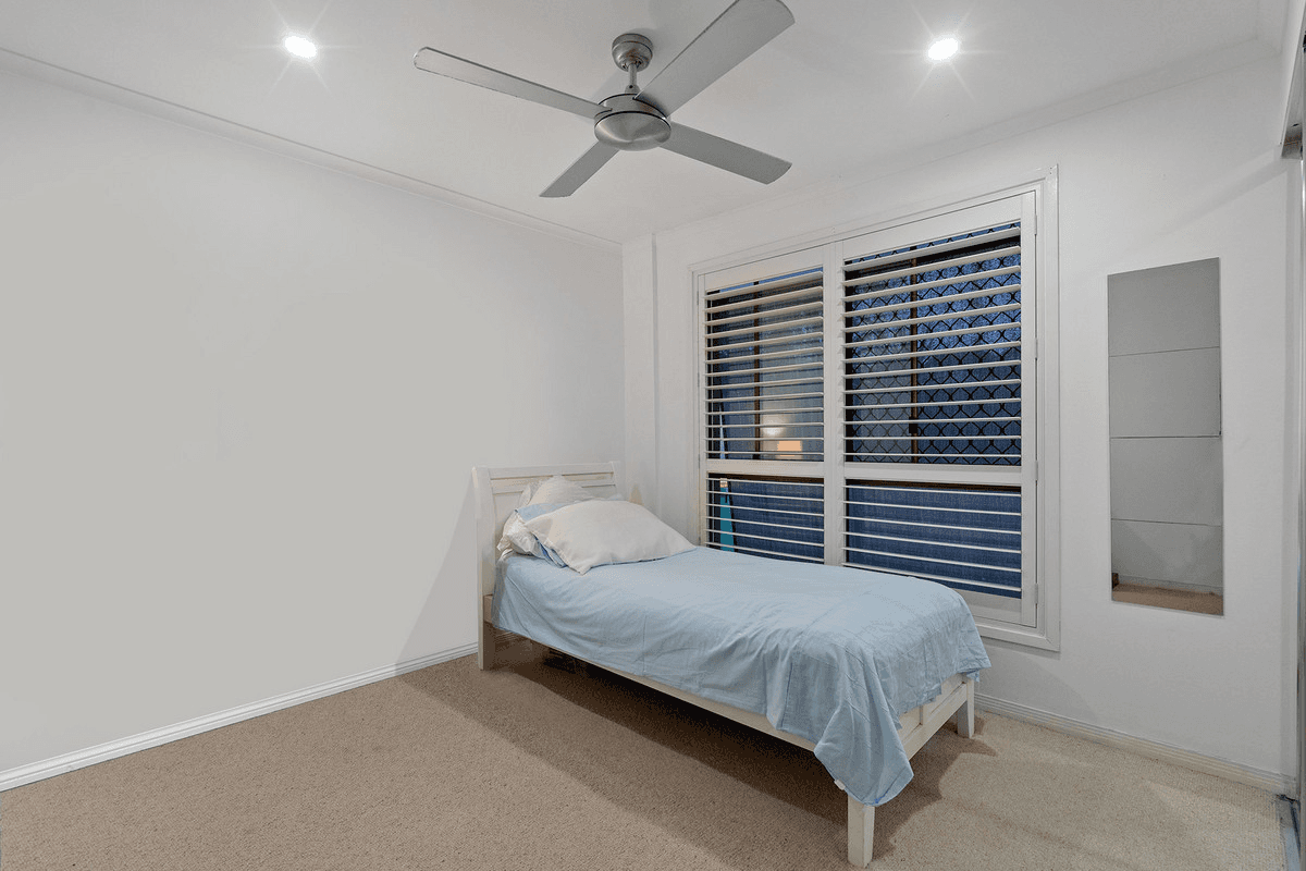 5 Sorell Place, HELENSVALE, QLD 4212