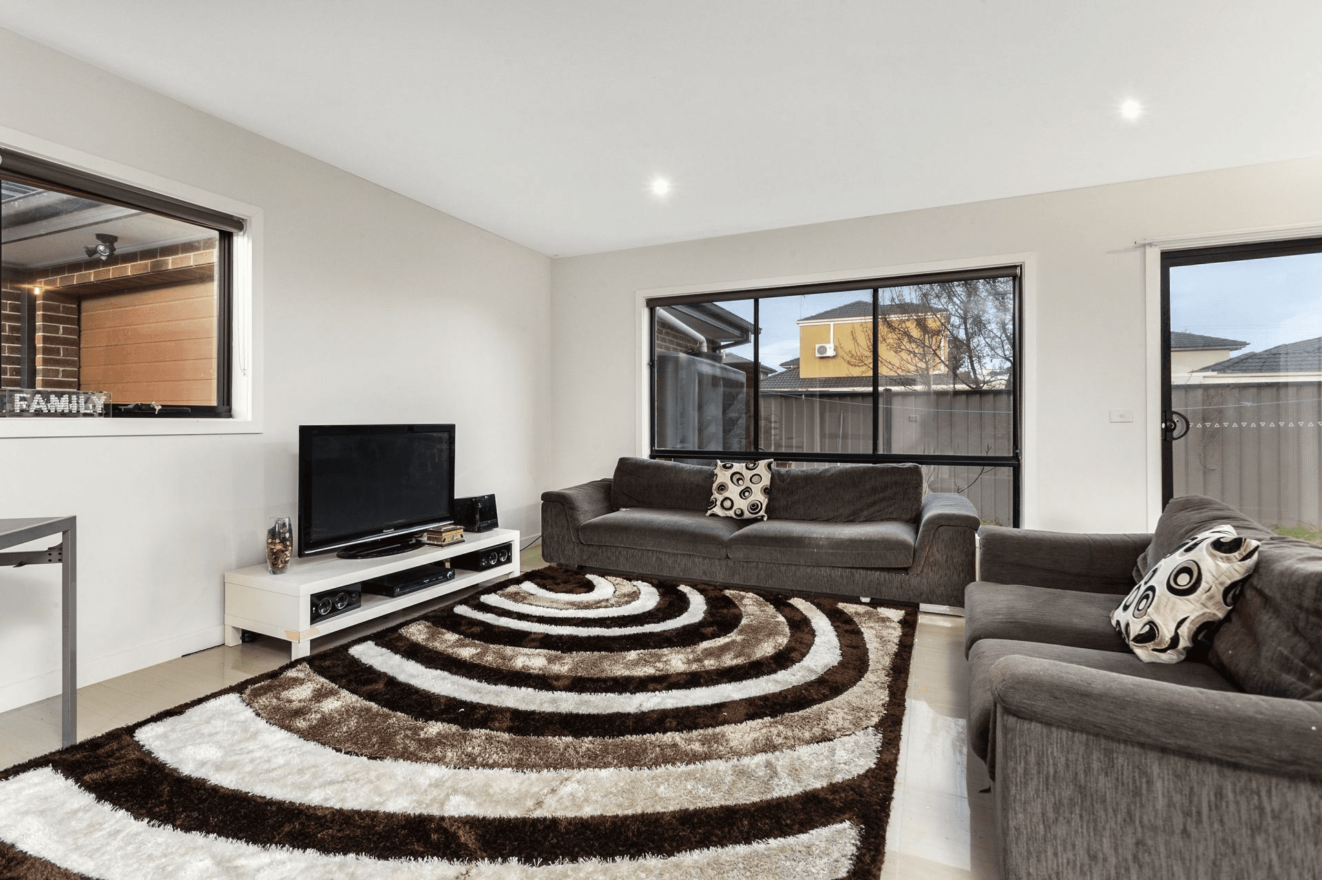 2/321 Camp Road, BROADMEADOWS, VIC 3047