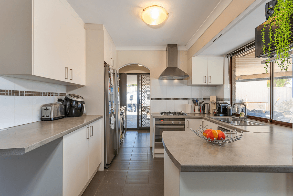 14 De Grey Court, Heathridge, WA 6027