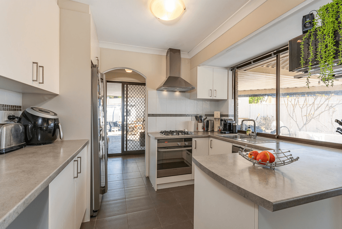 14 De Grey Court, Heathridge, WA 6027