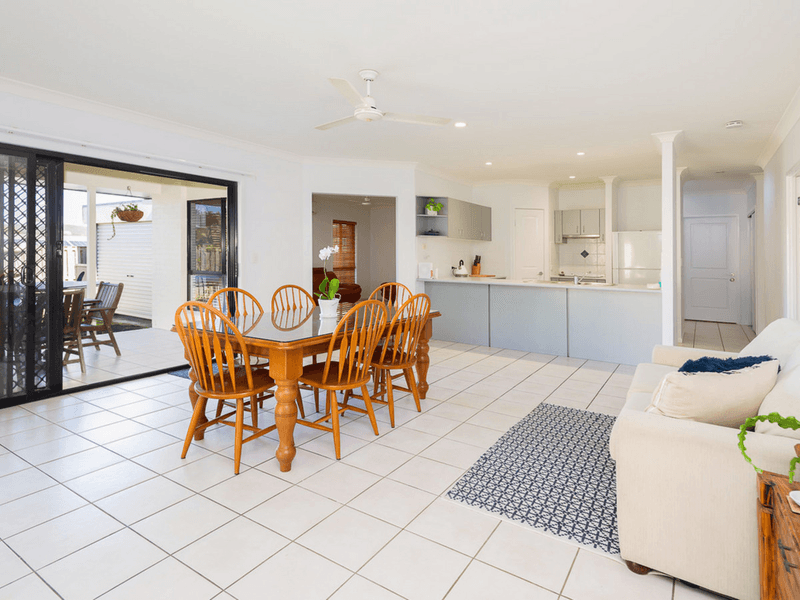 9 McRae Circuit, Pacific Pines, QLD 4211