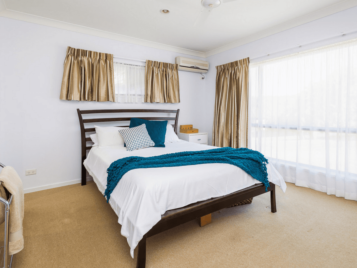 9 McRae Circuit, Pacific Pines, QLD 4211