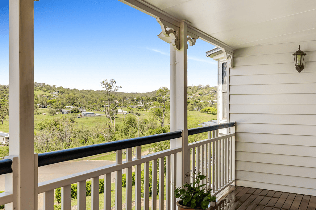 2 Saintly Place, HODGSON VALE, QLD 4352