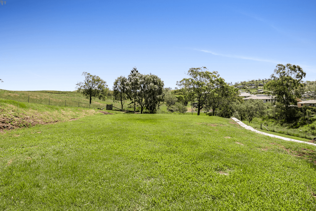 2 Saintly Place, HODGSON VALE, QLD 4352