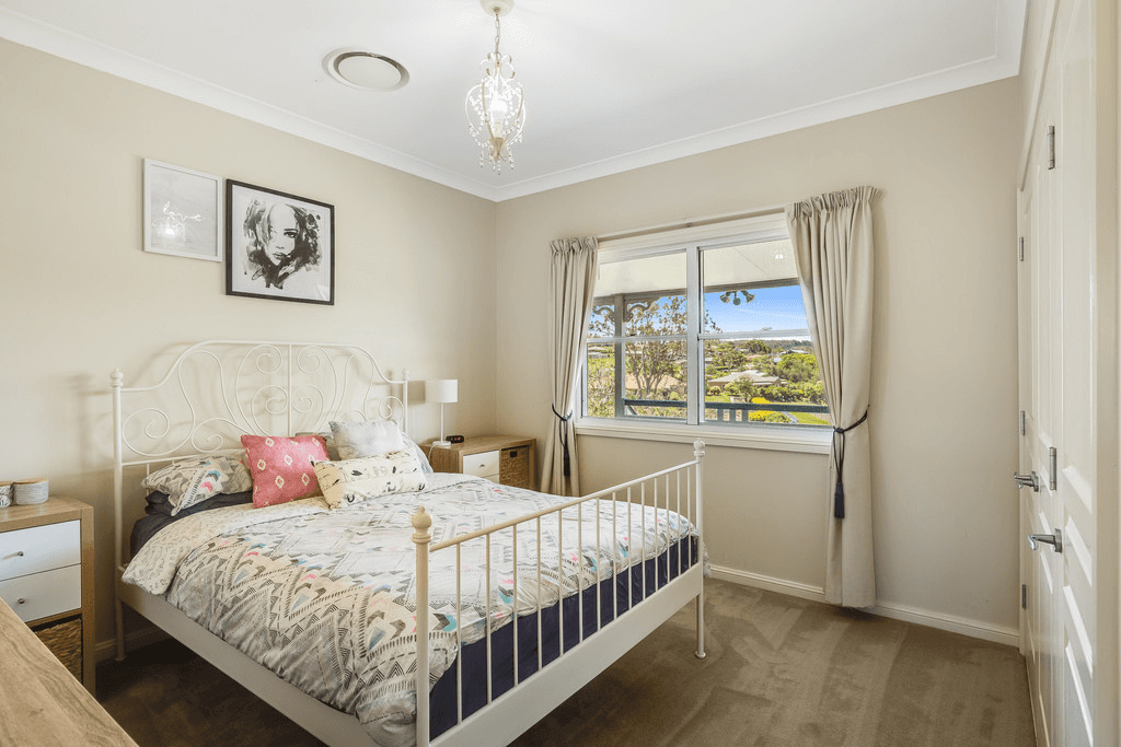 2 Saintly Place, HODGSON VALE, QLD 4352