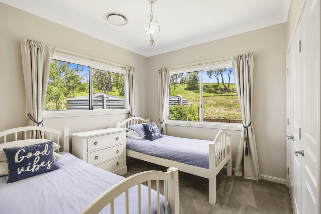 2 Saintly Place, HODGSON VALE, QLD 4352