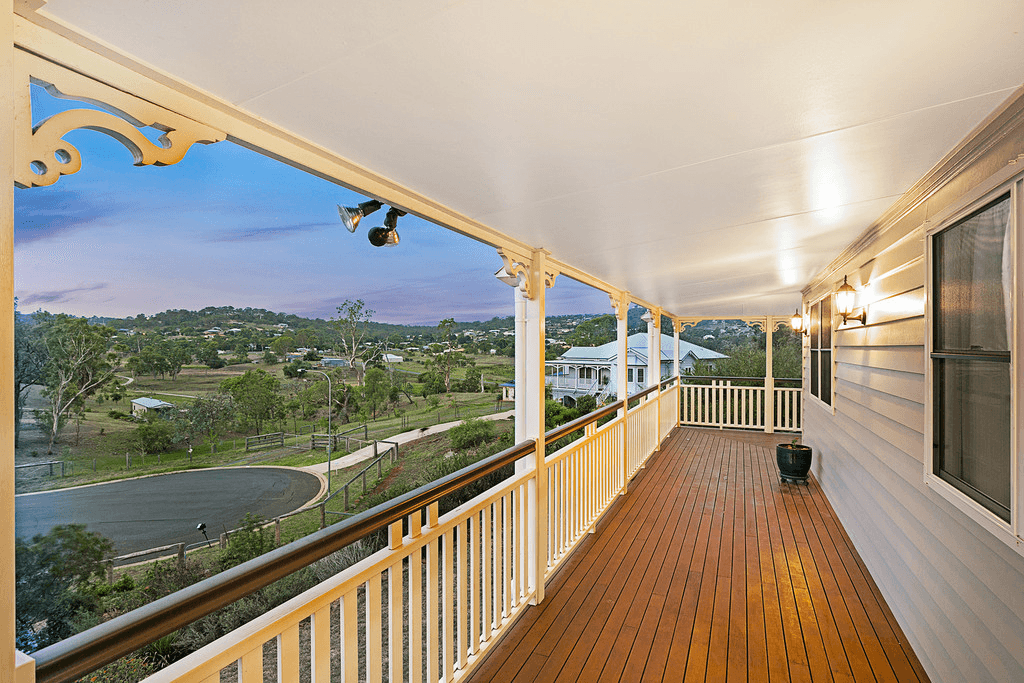 2 Saintly Place, HODGSON VALE, QLD 4352