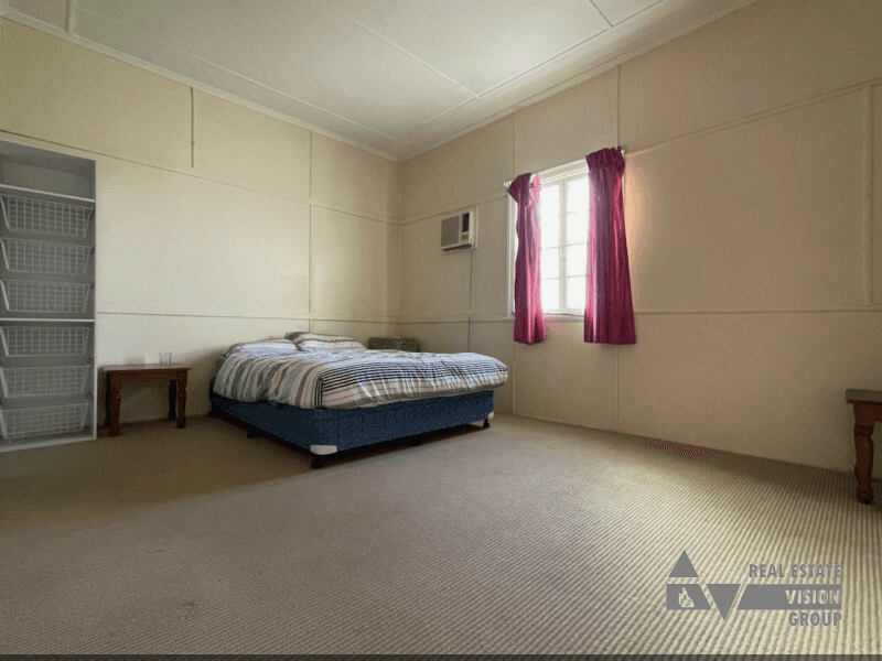 10 Pandanus St, Blackwater, QLD 4717