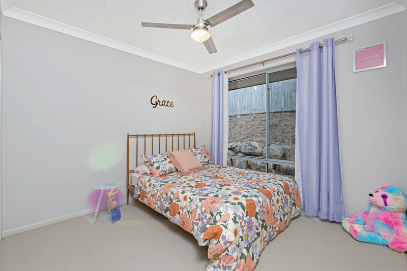 24 Stoney Creek Circuit, ORMEAU, QLD 4208