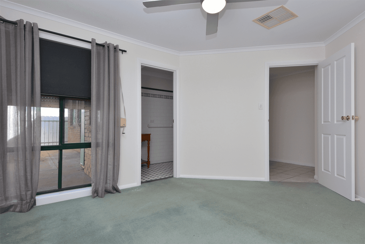 2 Rice Court, WHYALLA STUART, SA 5608