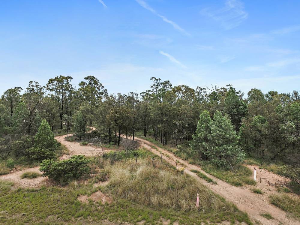 8  Laycock Road, MILES, QLD 4415