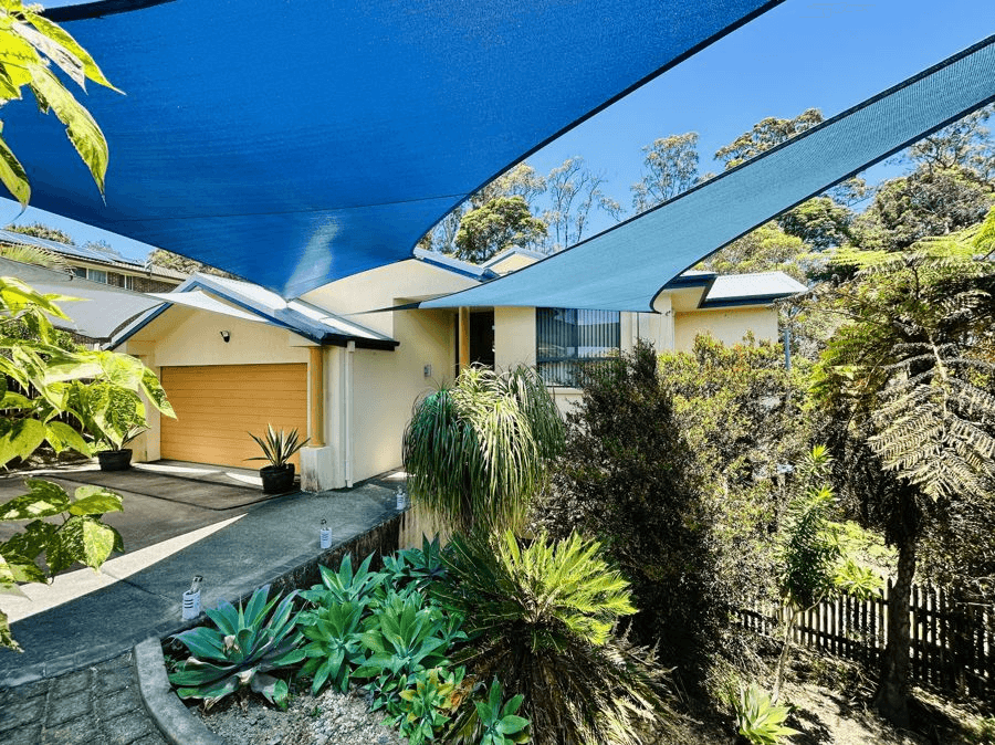 17 Wedgetail Crescent, BOAMBEE EAST, NSW 2452