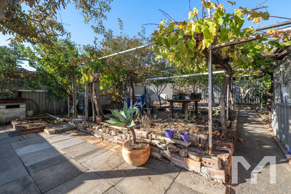 2 York Street, BEACONSFIELD, WA 6162