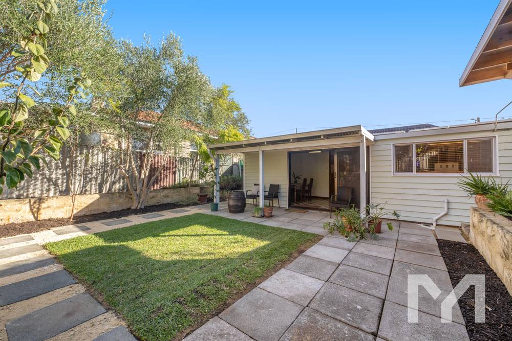 2 York Street, BEACONSFIELD, WA 6162