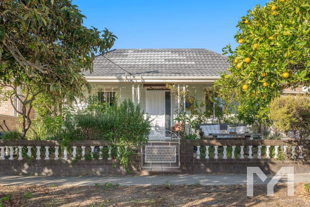 2 York Street, BEACONSFIELD, WA 6162