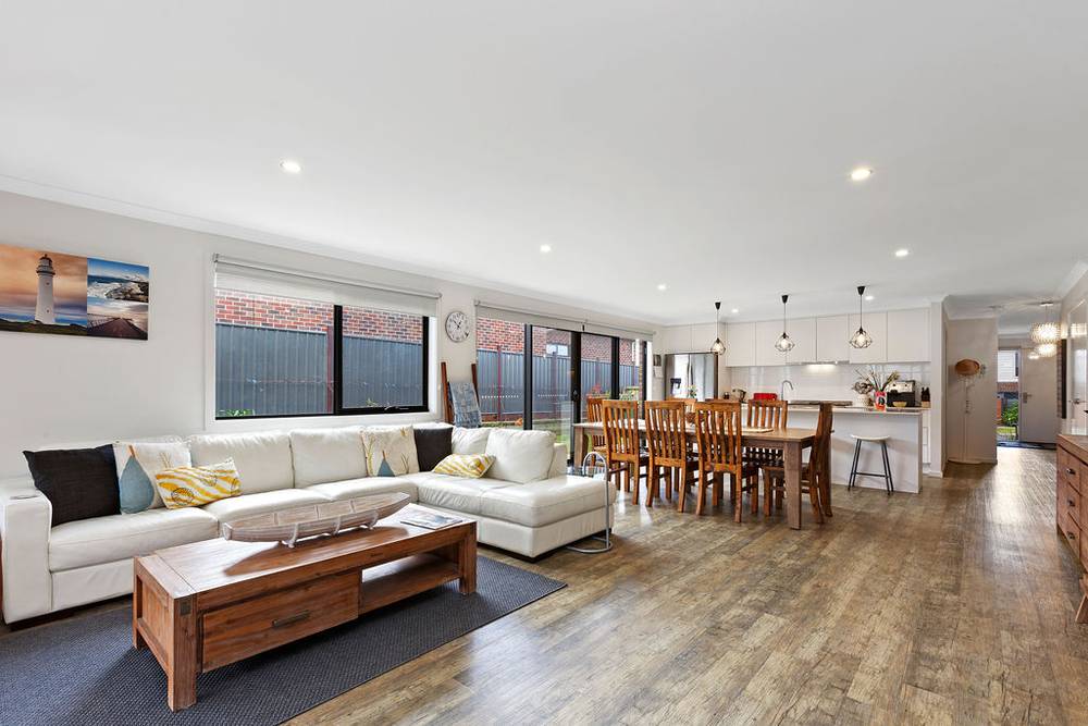 4 Dolphin Court, APOLLO BAY, VIC 3233