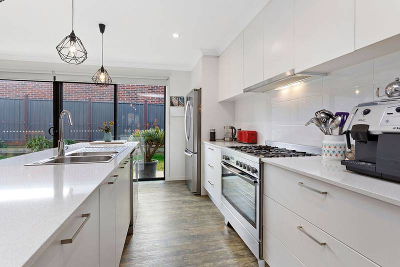 4 Dolphin Court, APOLLO BAY, VIC 3233