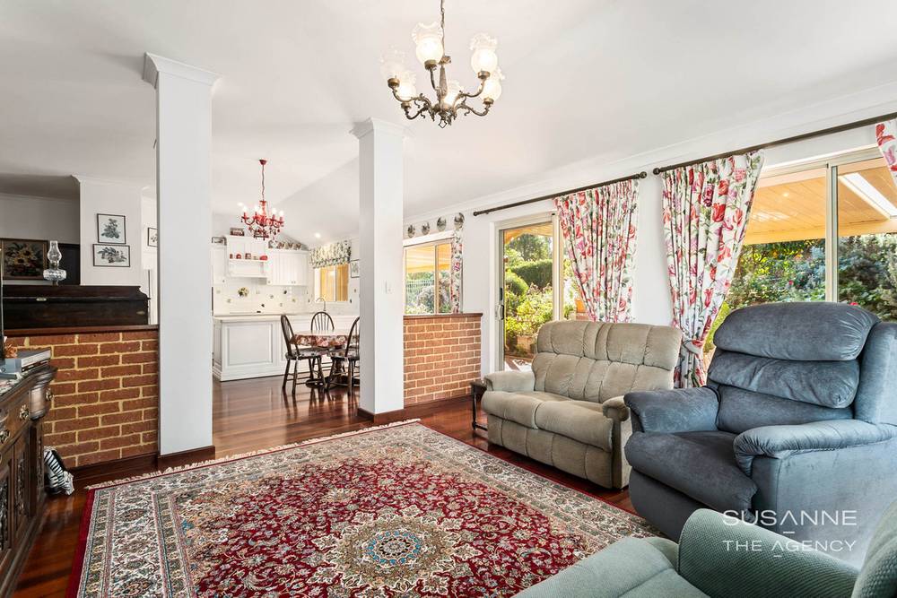 22 Davies Crescent, Gooseberry Hill, WA 6076