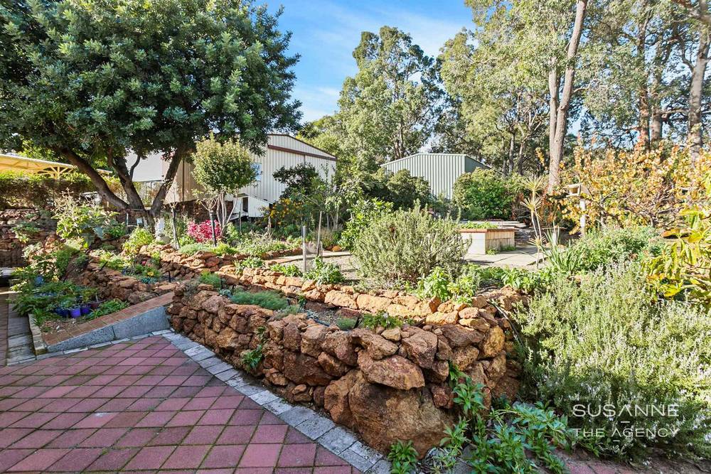 22 Davies Crescent, Gooseberry Hill, WA 6076
