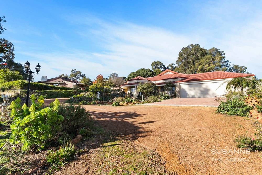 22 Davies Crescent, Gooseberry Hill, WA 6076