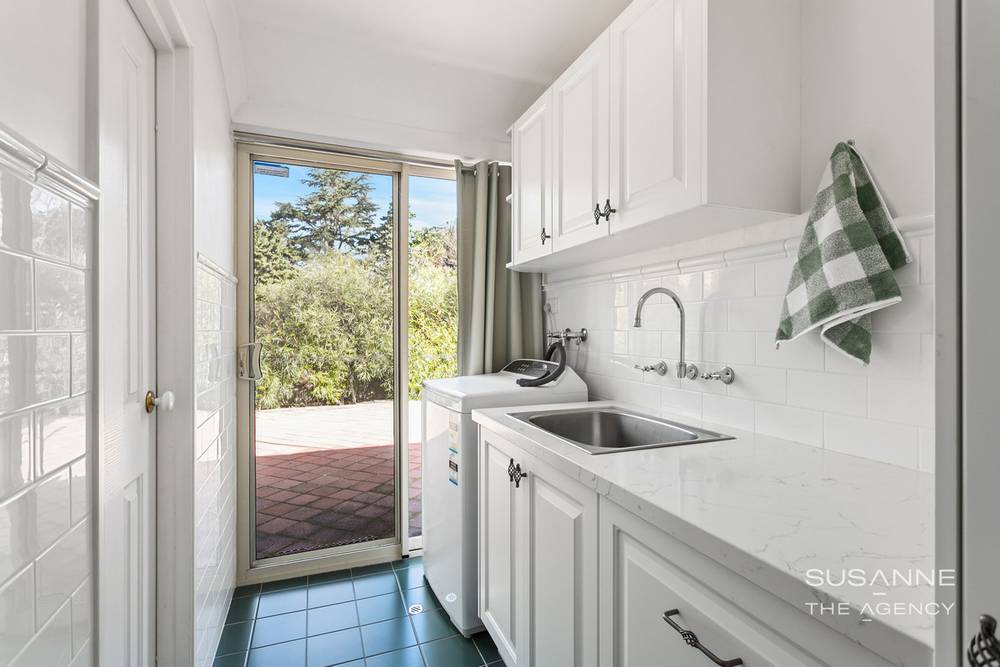 22 Davies Crescent, Gooseberry Hill, WA 6076