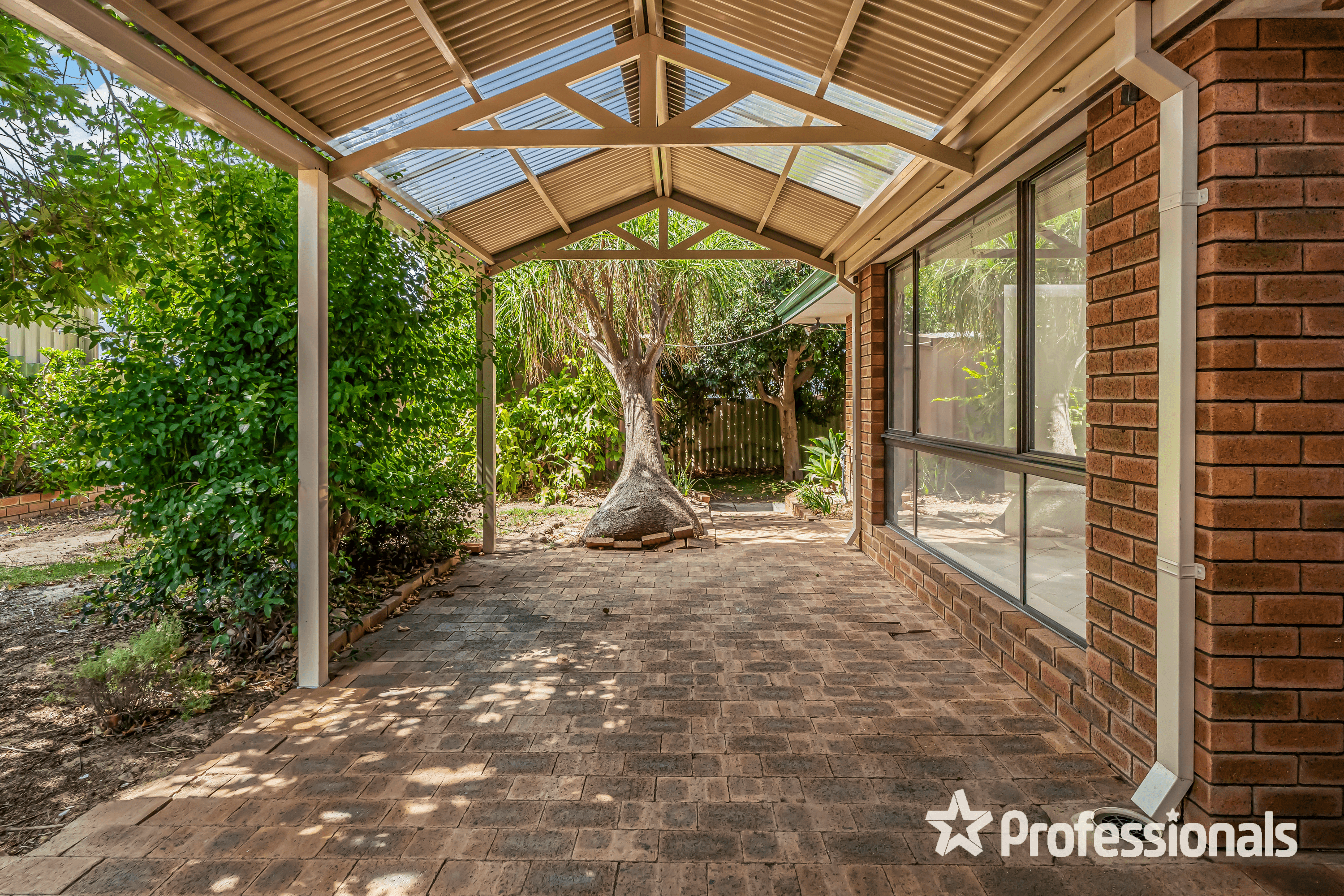 8 Inglis Court, KINGSLEY, WA 6026