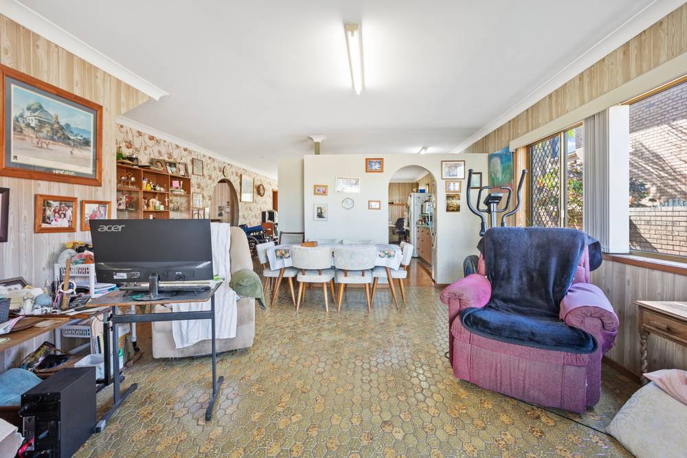 43 Salerno Street, Isle Of Capri, QLD 4217