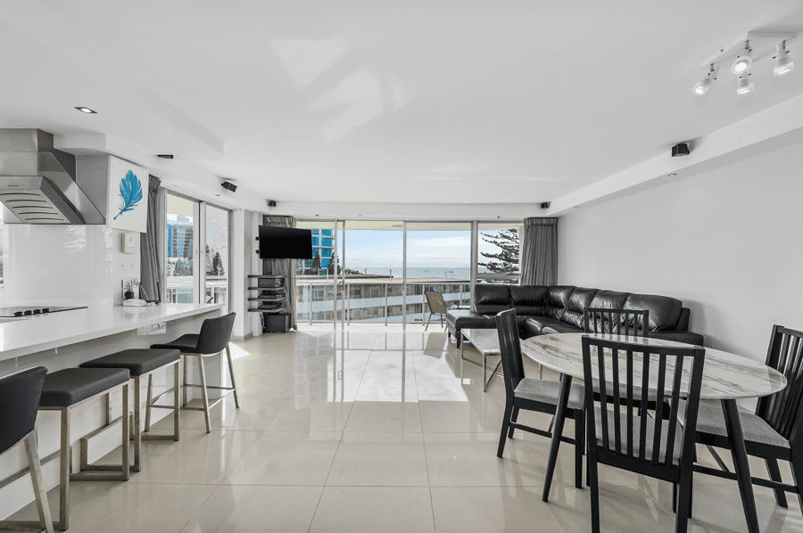 12/67 Broadbeach Boulevard, BROADBEACH, QLD 4218