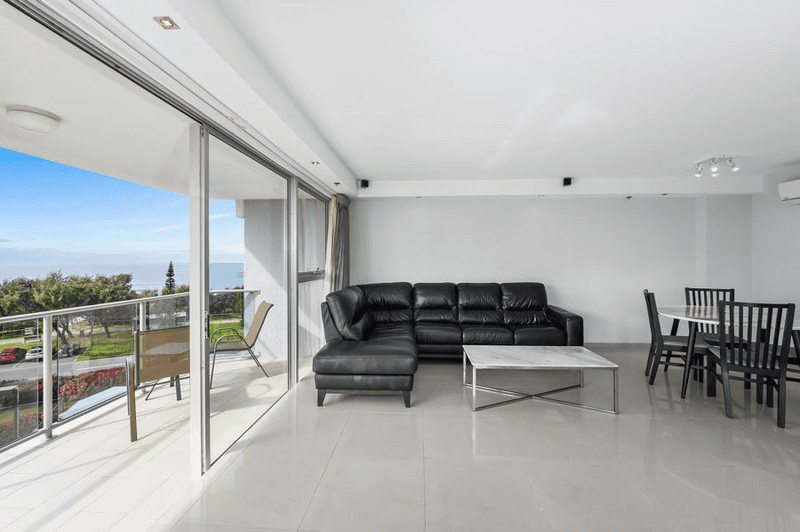 12/67 Broadbeach Boulevard, BROADBEACH, QLD 4218