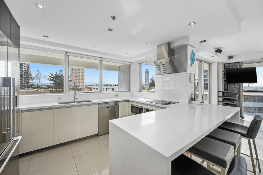 12/67 Broadbeach Boulevard, BROADBEACH, QLD 4218