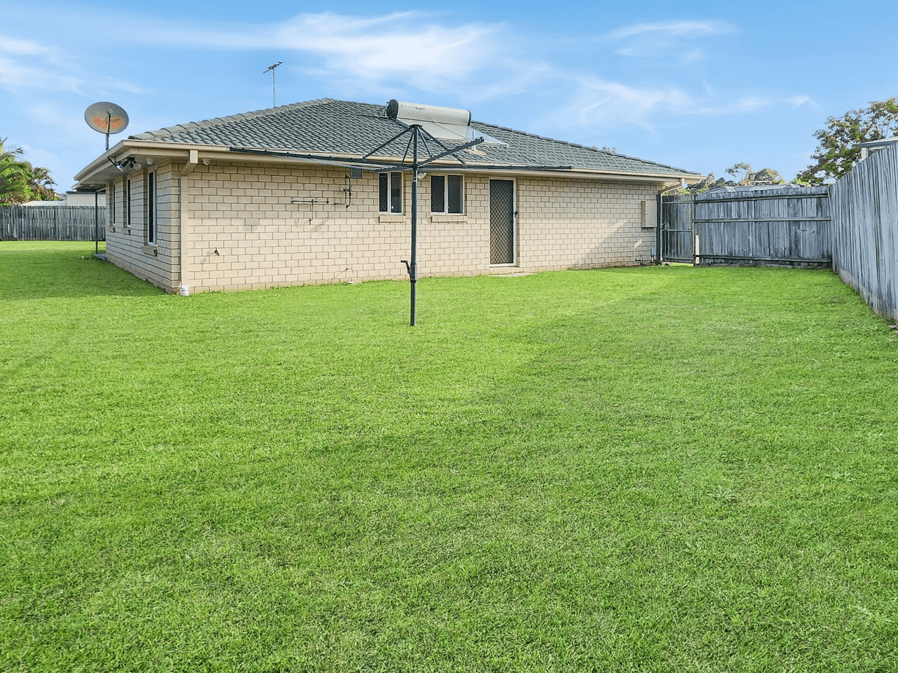 8 Dundas Close, CABOOLTURE, QLD 4510