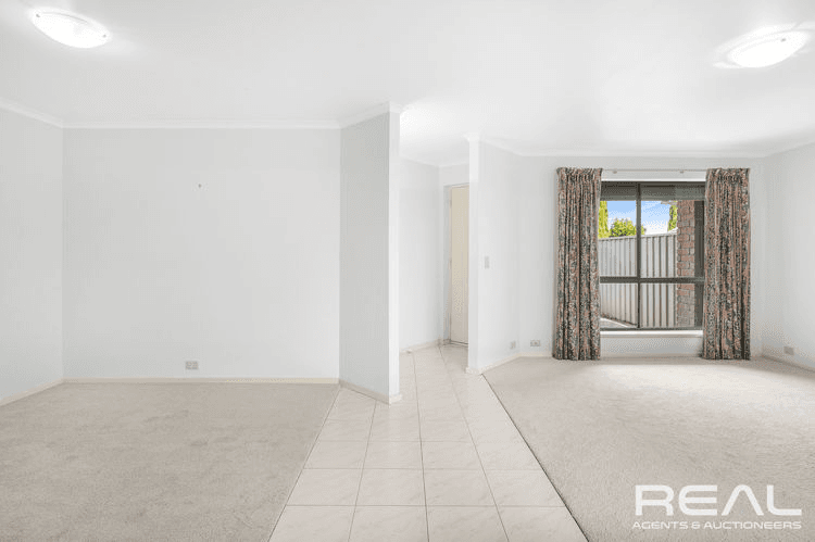 27 St Buryan Crescent, GOLDEN GROVE, SA 5125