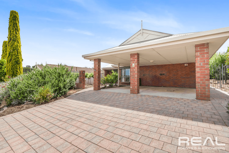 27 St Buryan Crescent, GOLDEN GROVE, SA 5125