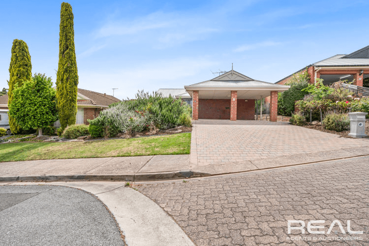 27 St Buryan Crescent, GOLDEN GROVE, SA 5125