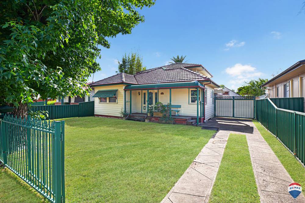 42 COLLEGE STREET, CAMBRIDGE PARK, NSW 2747